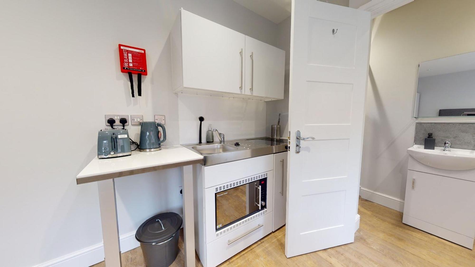 1 Castle Yard Apartment *