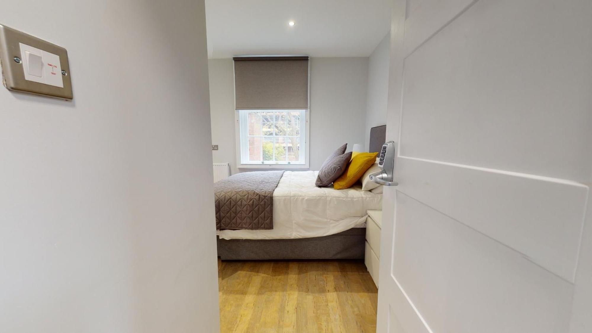 1 Castle Yard Apartment *